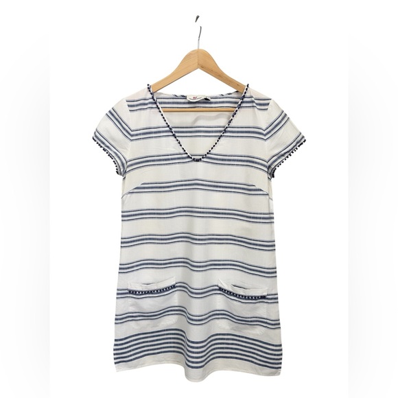 Vineyard Vines Dresses & Skirts - Vineyard Vines Denim Blue and White Striped casual dress / beach cover-up